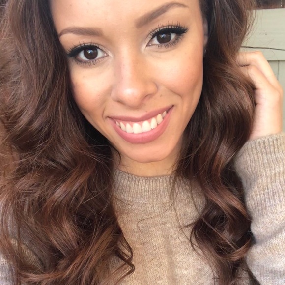 Meet your Posher, Hillary - Picture 1 of 1